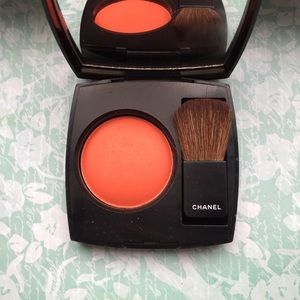 Chanel Joues Contrastes Blush in So Close